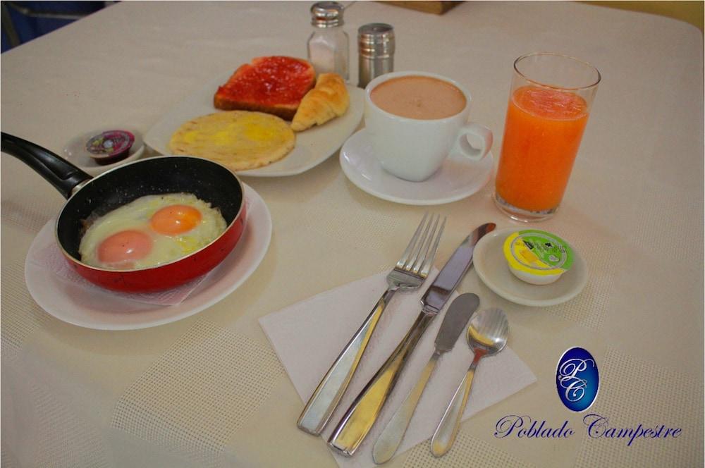 Hotel Poblado Campestre Medellin Ngoại thất bức ảnh