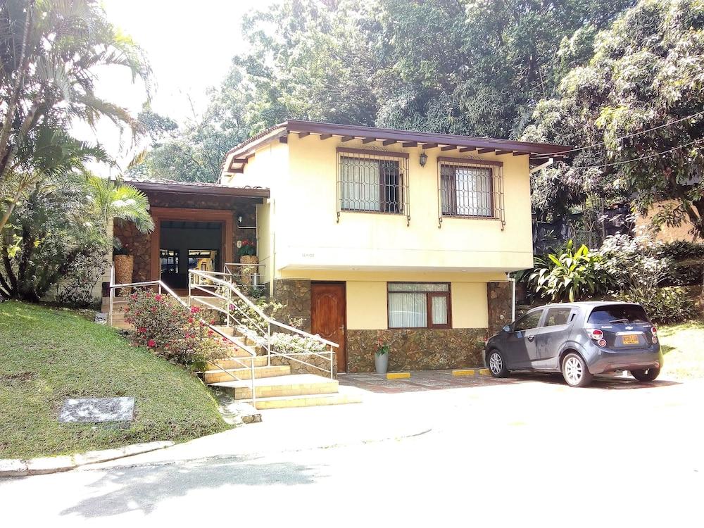 Hotel Poblado Campestre Medellin Ngoại thất bức ảnh