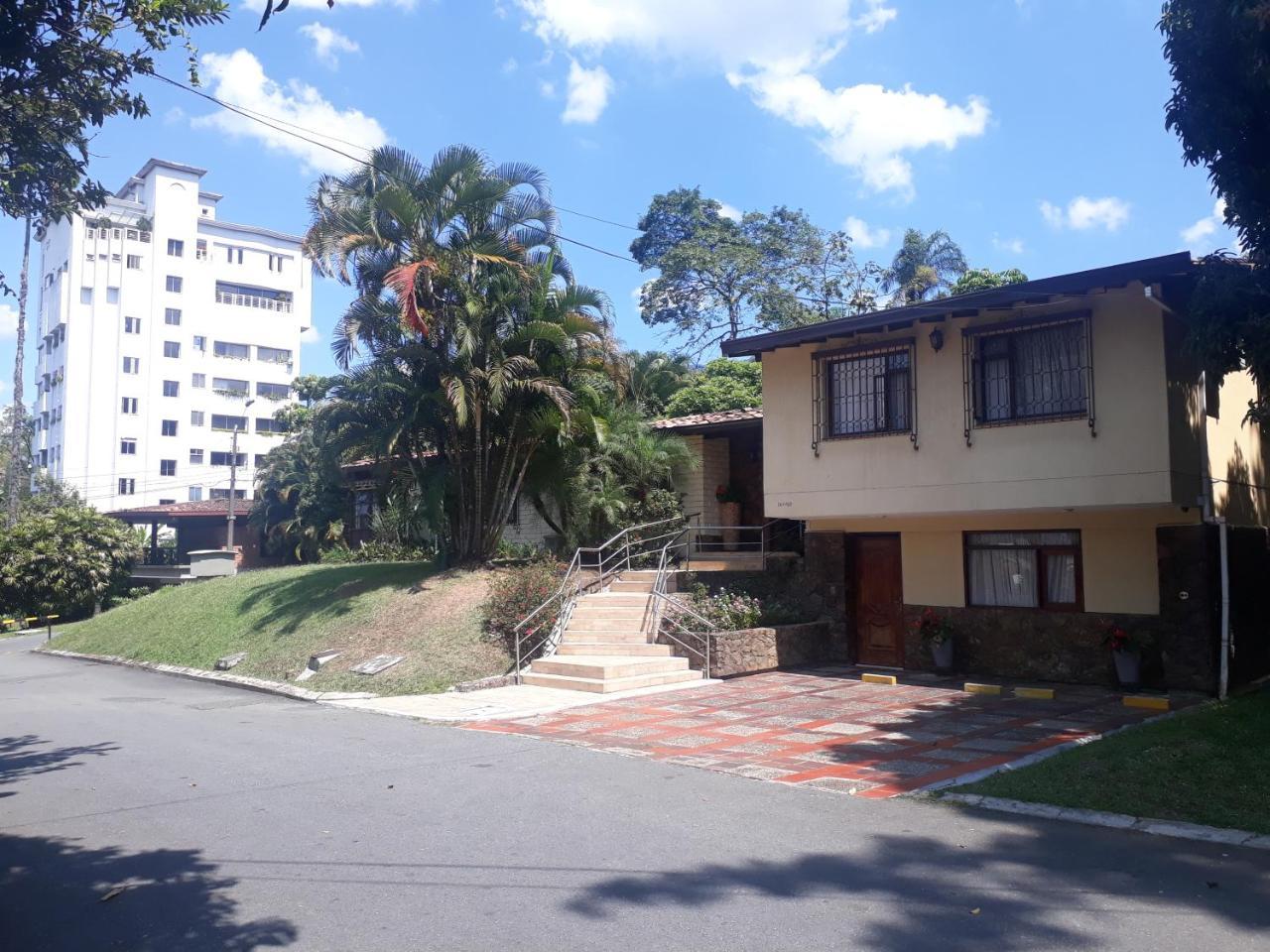 Hotel Poblado Campestre Medellin Ngoại thất bức ảnh