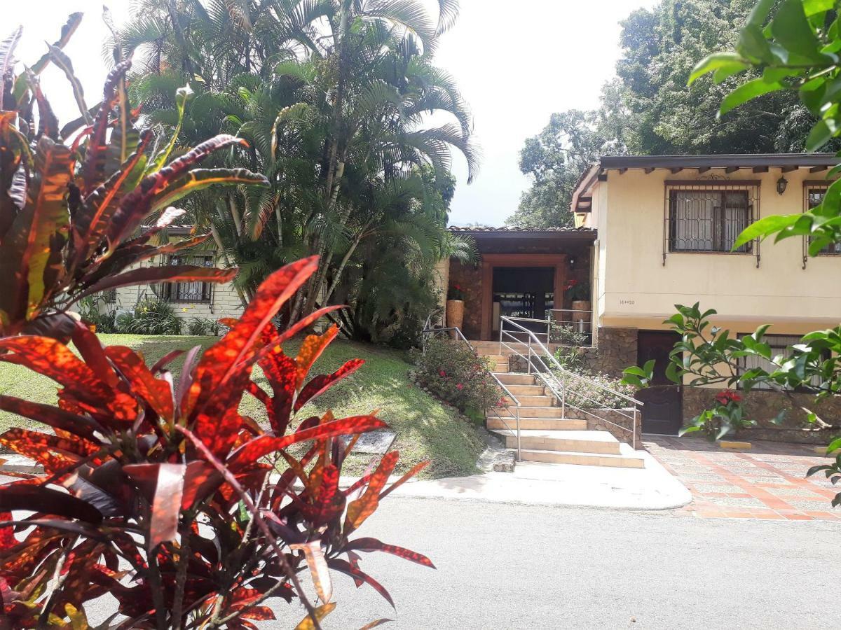 Hotel Poblado Campestre Medellin Ngoại thất bức ảnh